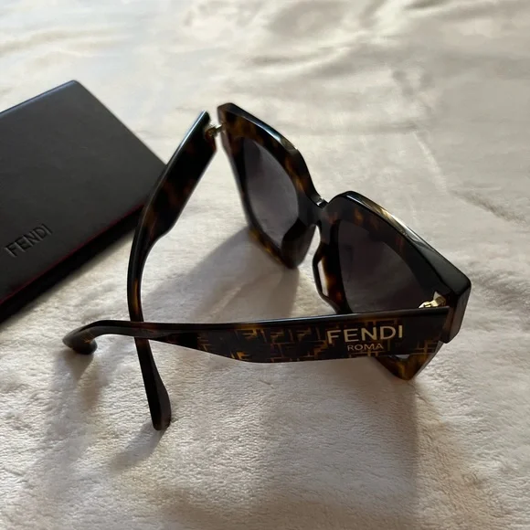 Fendi Roma FF Logo Square Sunglasses Tortoiseshell Brown w/ Case & Auth Card - Picture 4 of 6
